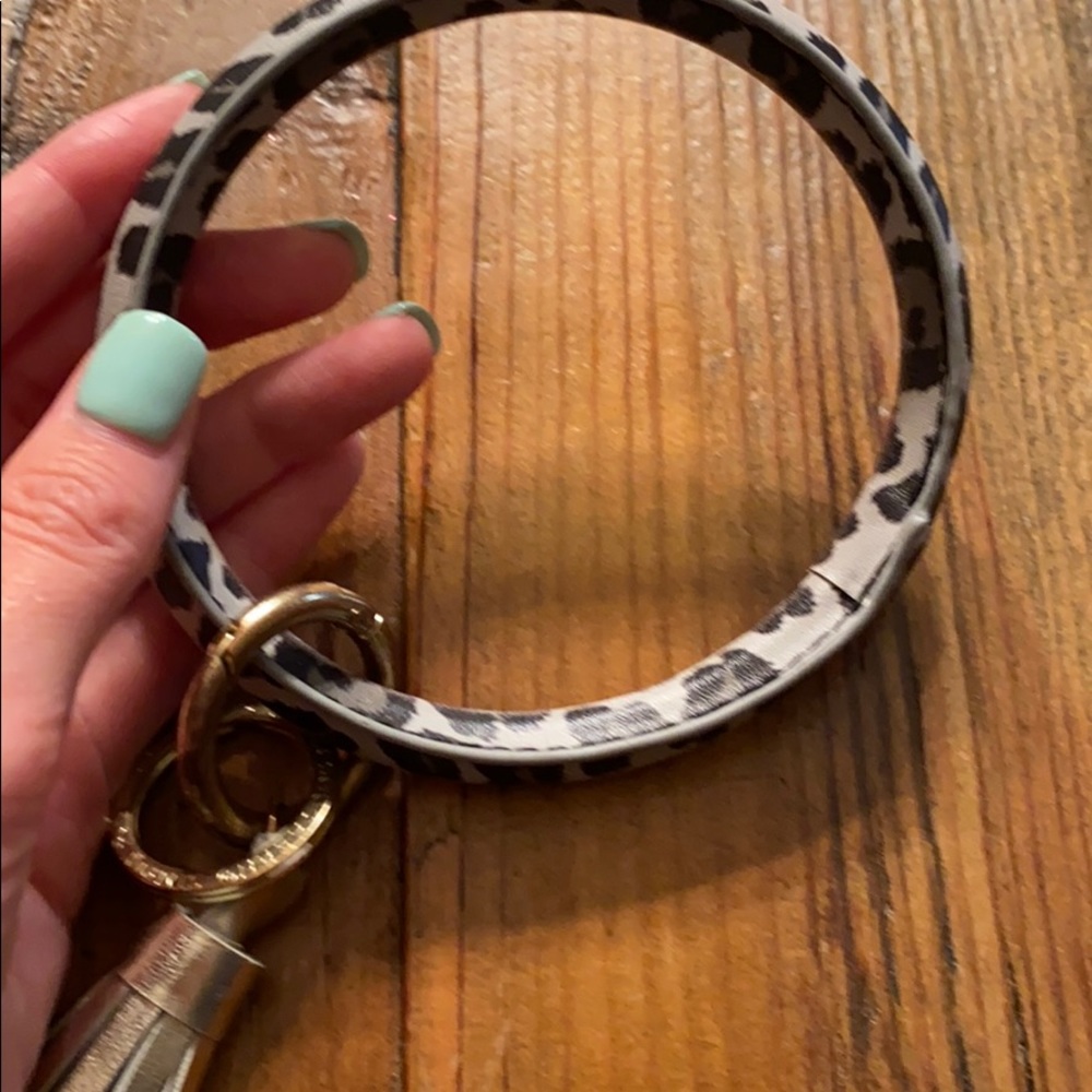 Key ring holder - Picture 4 of 4